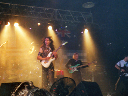 Steve Vai nonantola alive in an ultra world tour
