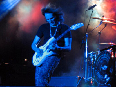 stevevai.it - Steve Vai Bergara sound theories tour