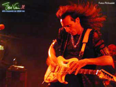 Steve Vai Marsiglia Alive in an ultra World Tour