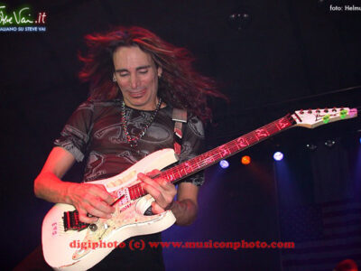 Steve Vai Vienna Alive in an ultra World Tour