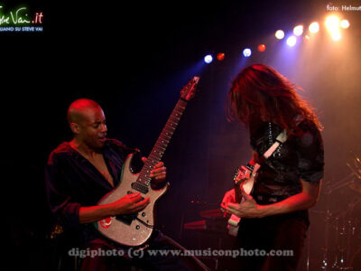 Steve Vai Vienna Alive in an ultra World Tour